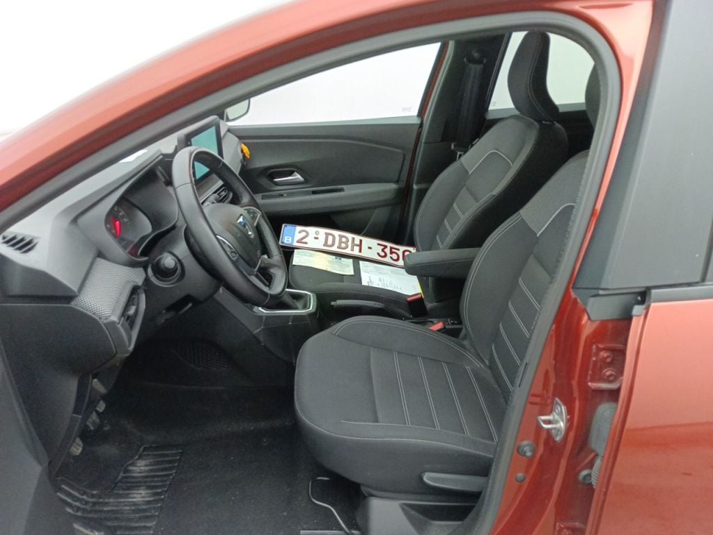 Dacia Jogger TCe 110 Comfort 5d !! technical issues !! rolling car photo