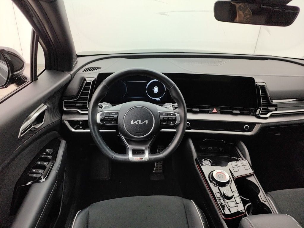 KIA SPORTAGE - 2022 1.6 T-GDi 180hp AWD PHEV GT Line 5d photo