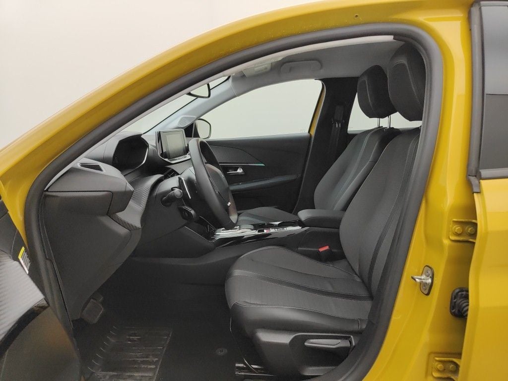PEUGEOT 208 - 2019 1.2i PureTech Allure (EU6.4) 5d photo