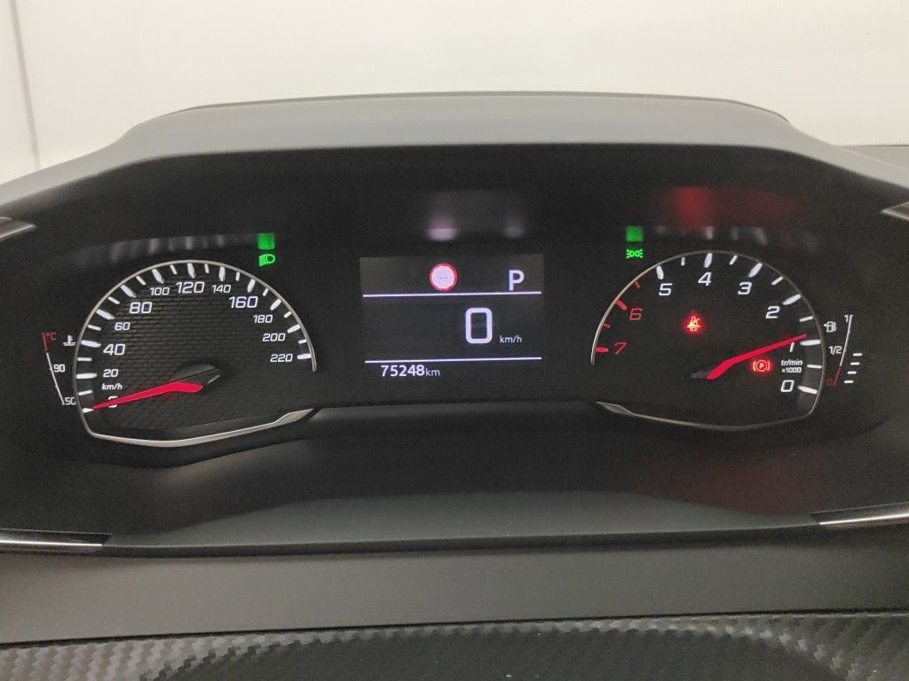 PEUGEOT 208 - 2019 1.2i PureTech Allure (EU6.4) 5d photo