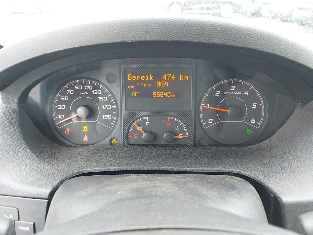 Peugeot Boxer 2.2 BlueHDi S&S 140 Premium 335 L2H2 4d photo