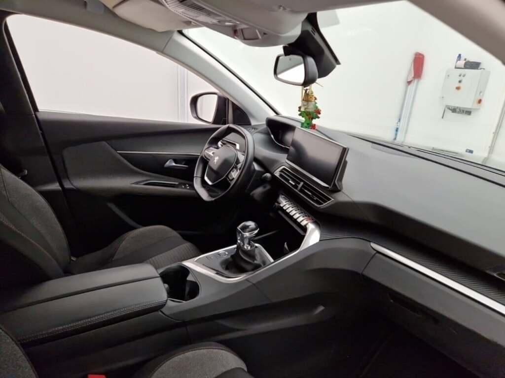 PEUGEOT 5008 1.5 BlueHDI BL. Act 7P. photo