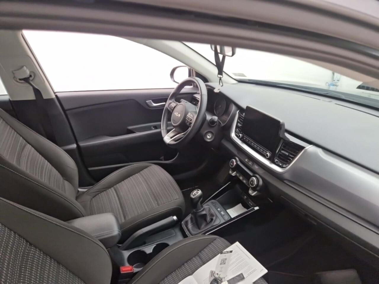 KIA Stonic 1.0 T-GDi MHEV Dyn L photo