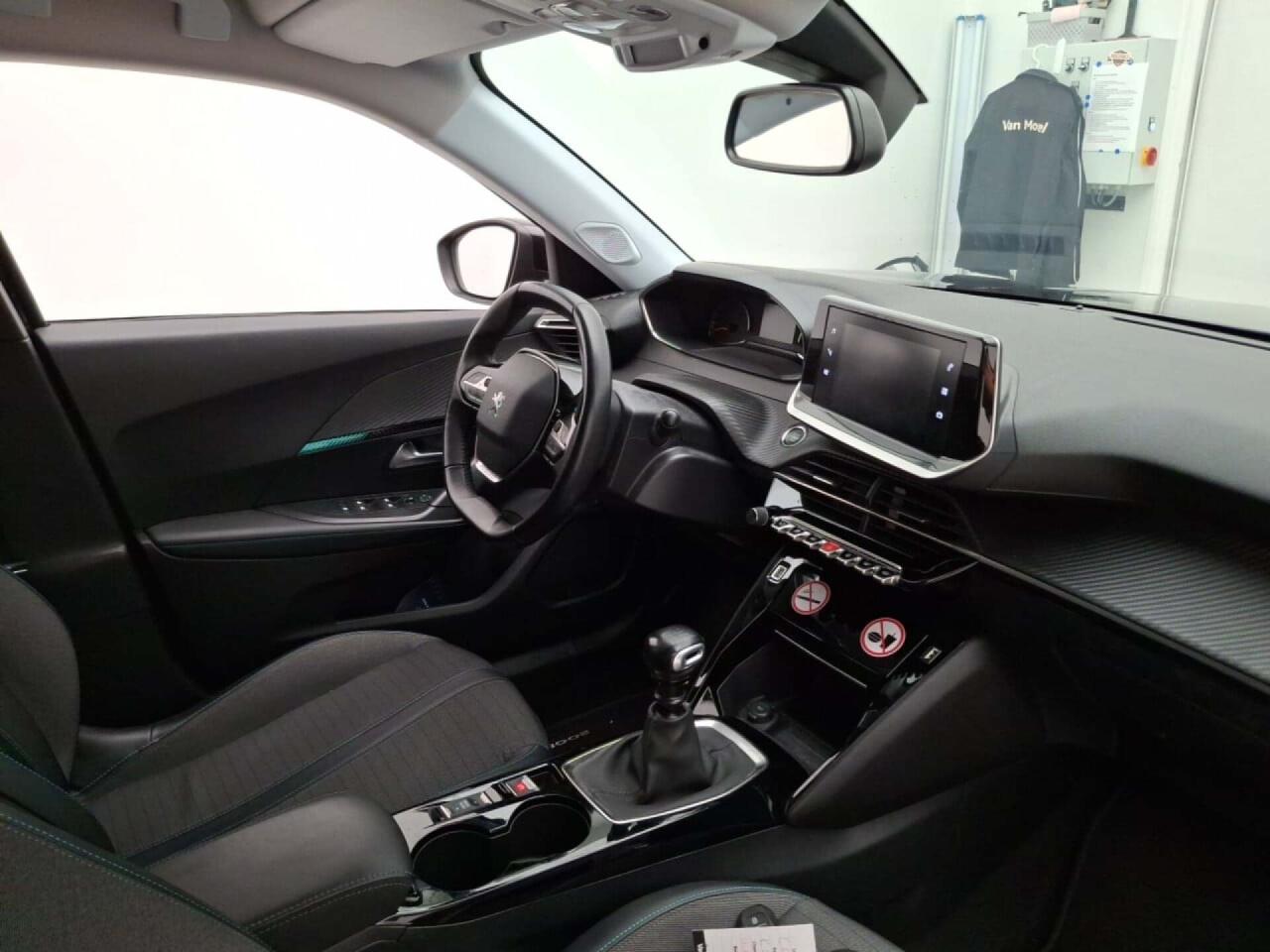 PEUGEOT 2008 1.2 PT Allure photo