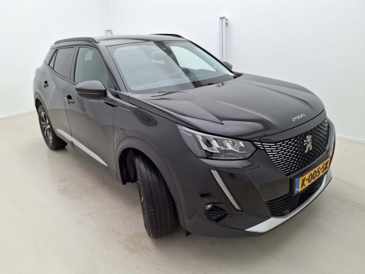 PEUGEOT 2008 1.2 PT Allure photo