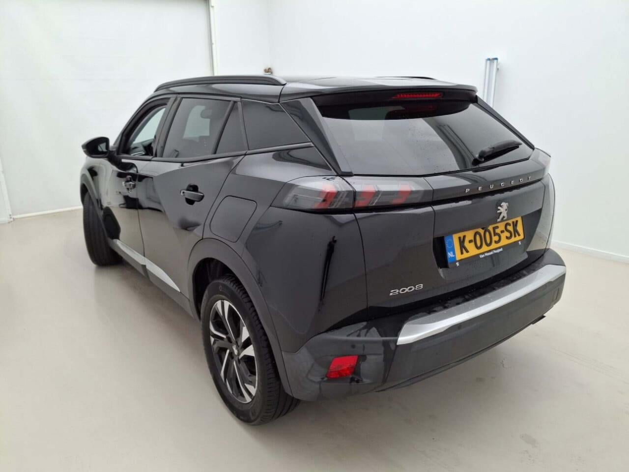 PEUGEOT 2008 1.2 PT Allure photo