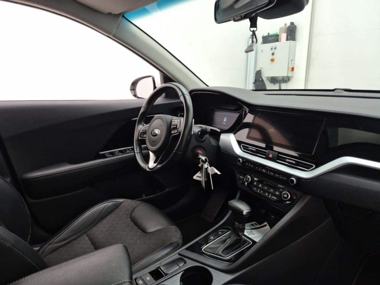 KIA Niro 1.6 GDi H. DynamicLine AUT. photo