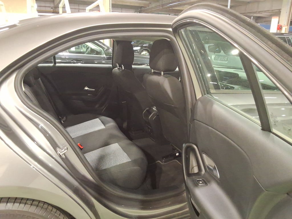 MERCEDES-BENZ A-Klasse 2.0 A 180 D BUSINESS SOLUTION ESSENTIAL photo