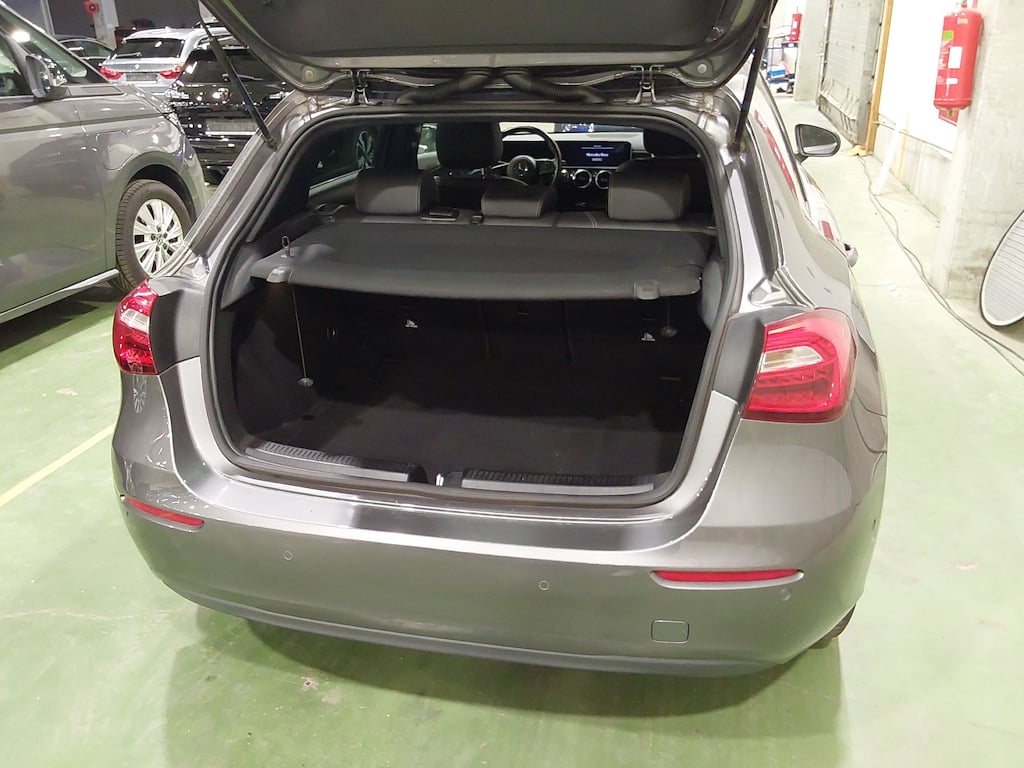 MERCEDES-BENZ CLASSE A DIESEL (W177) A 180 d Business Solution photo