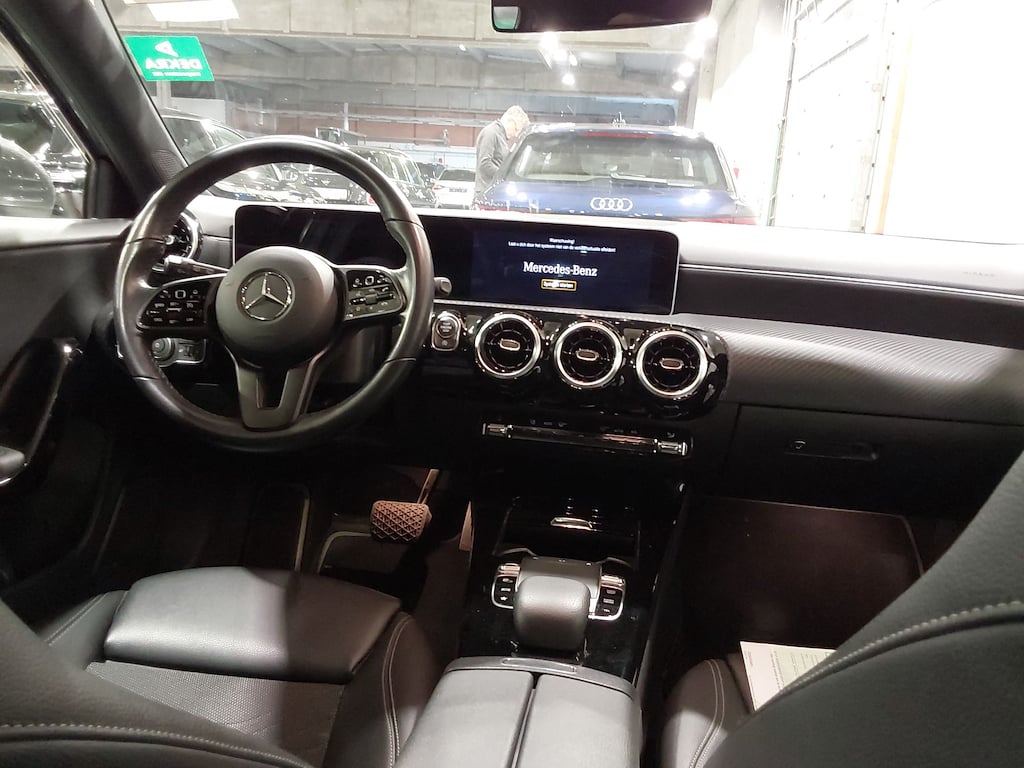 MERCEDES-BENZ CLASSE A DIESEL (W177) A 180 d Business Solution photo