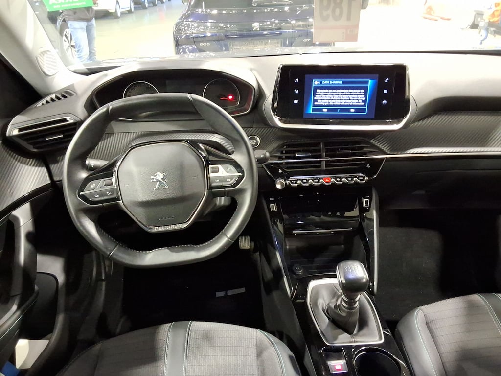 PEUGEOT 2008 1.2 PURETECH 74KW S-S ALLURE photo