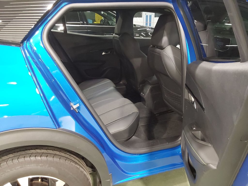 PEUGEOT 2008 1.5 BLUEHDI 96KW S-S AUTO GT photo