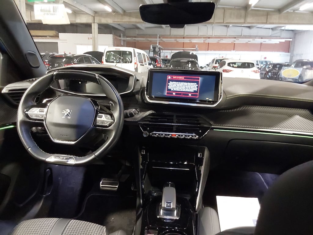 PEUGEOT 2008 1.5 BLUEHDI 96KW S-S AUTO GT photo