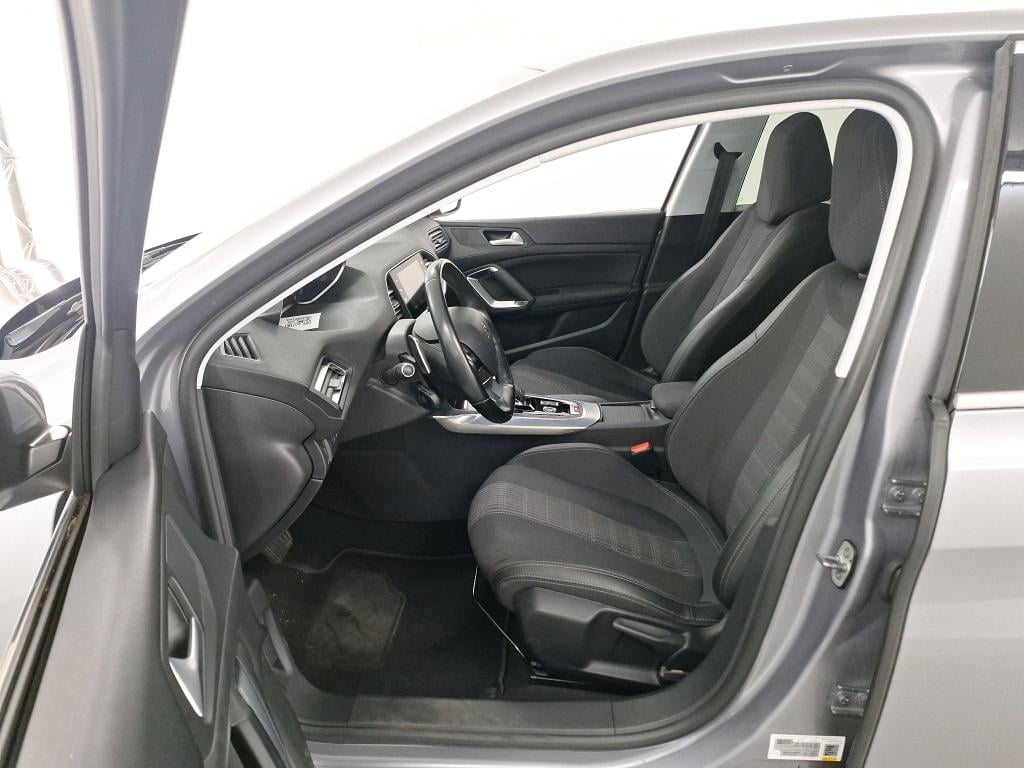 PEUGEOT 308 1.2 PURETECH 96KW S-S AUTO ALLURE PACK photo