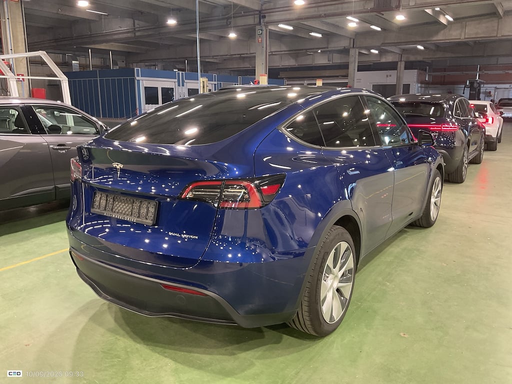TESLA MODEL Y BEV LONG RANGE AUTO 4WD photo