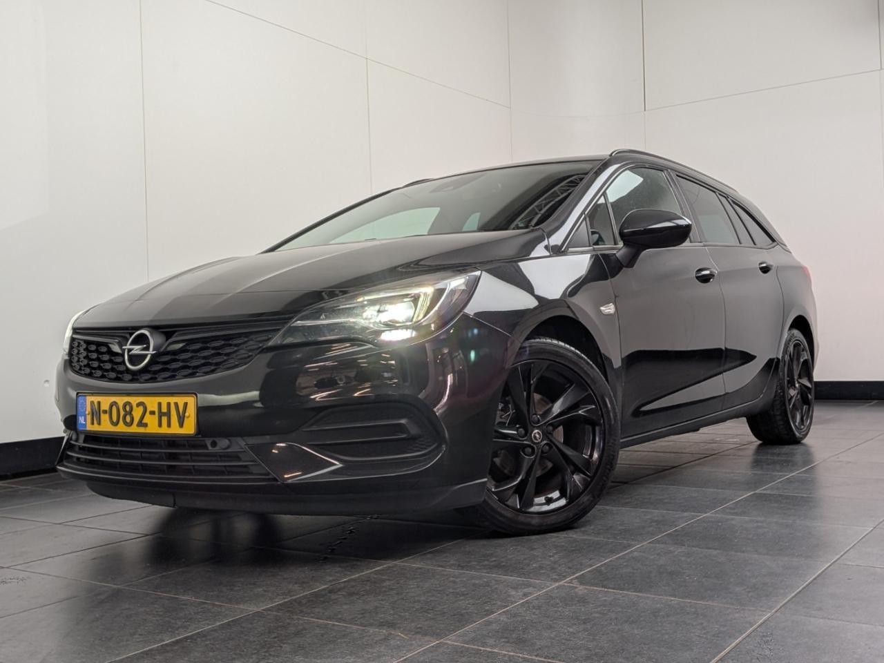 OPEL ASTRA SPORTS TOURER 1.2 Bns Elegance