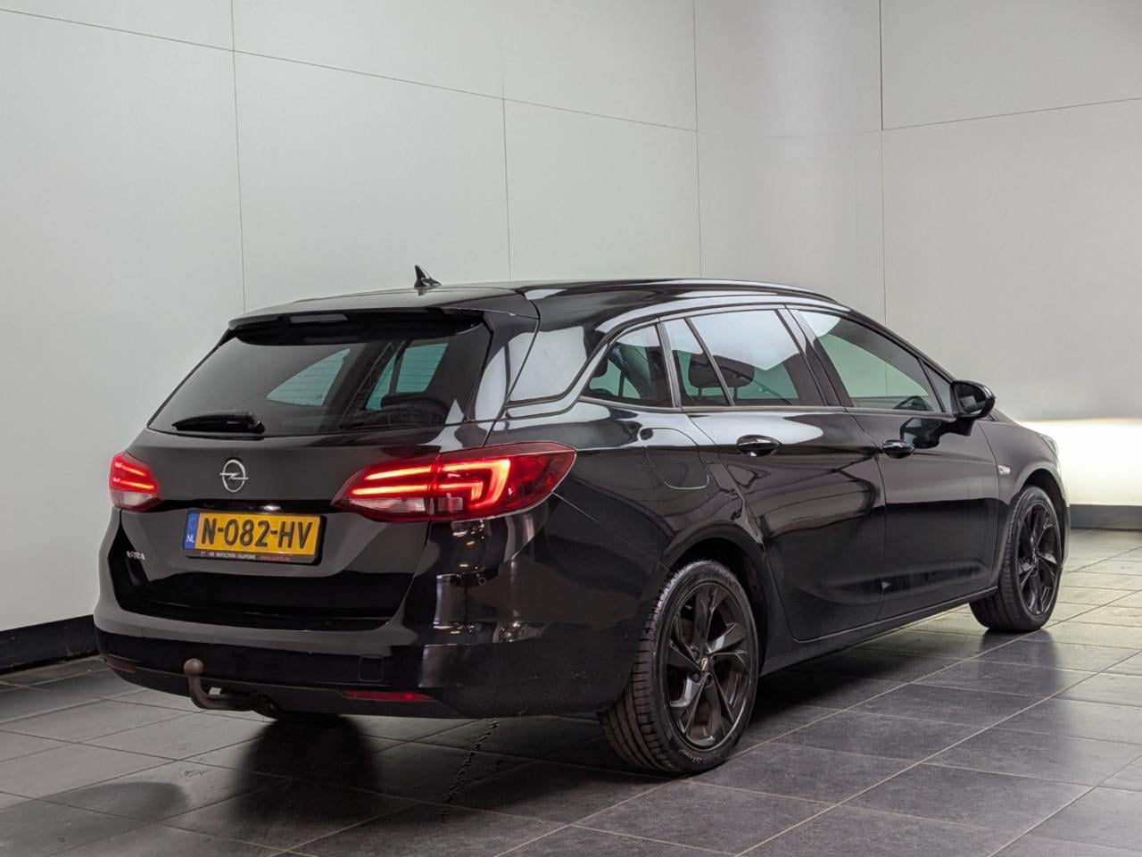 OPEL ASTRA SPORTS TOURER 1.2 Bns Elegance photo