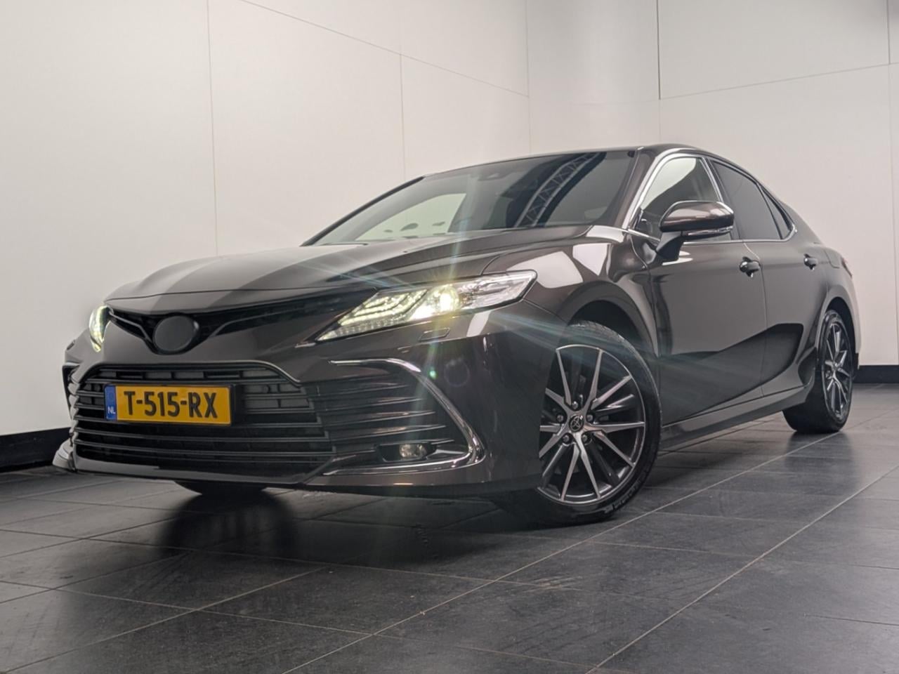 TOYOTA CAMRY 2.5 Hybrid Bns Plus