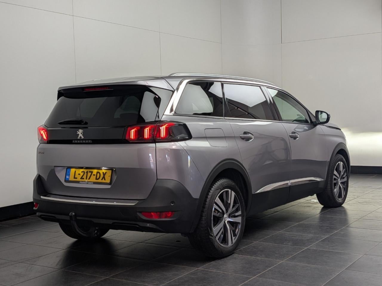 PEUGEOT 5008 1.2 PT BL. Allure photo