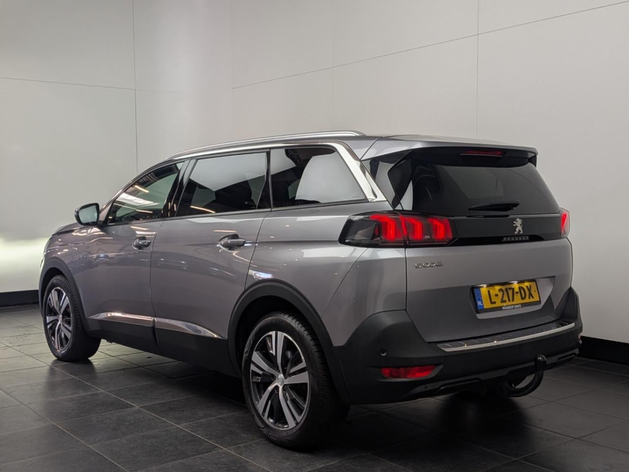 PEUGEOT 5008 1.2 PT BL. Allure photo