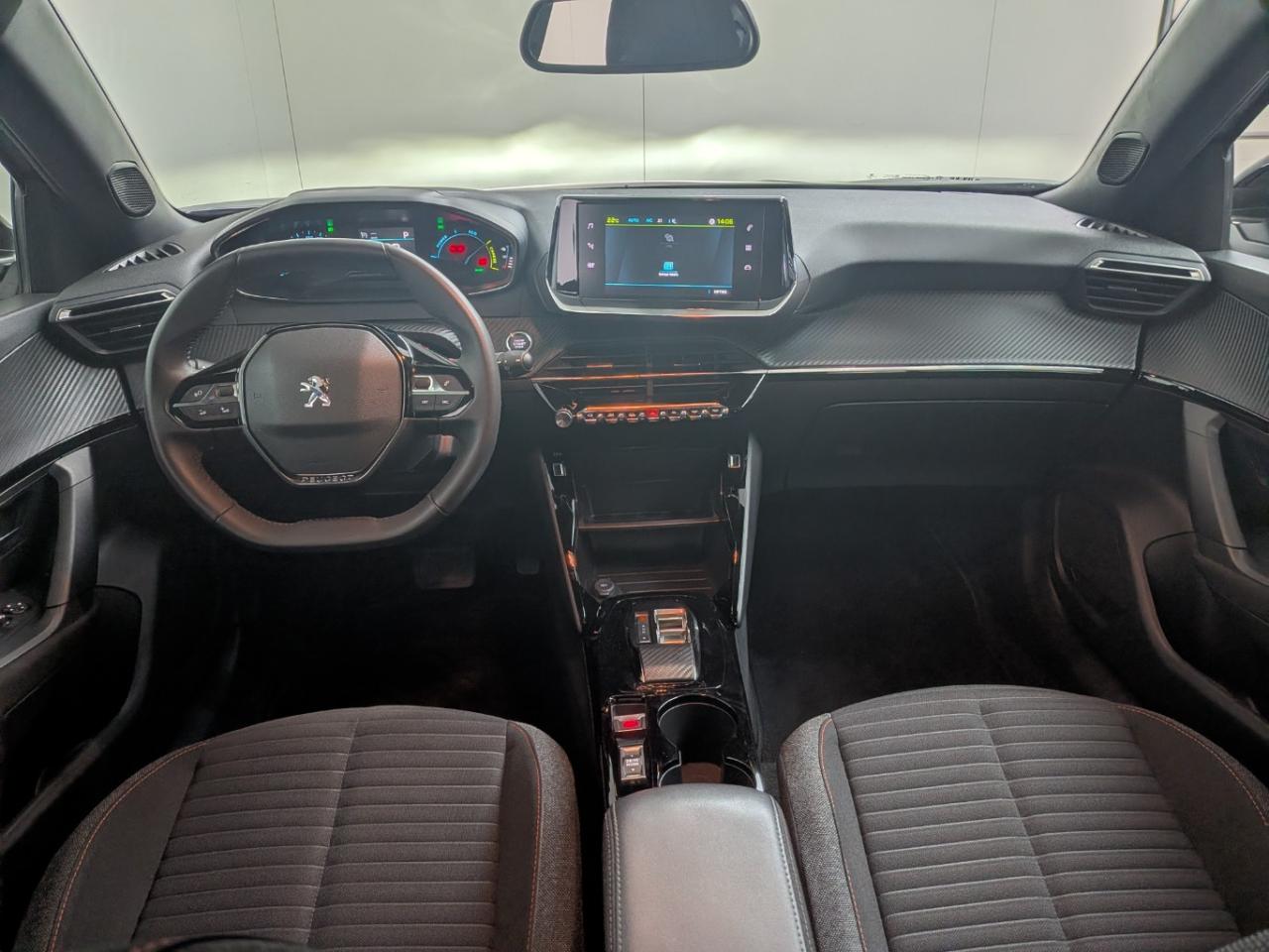 PEUGEOT e-2008 EV Act.Pack 50 kWh photo