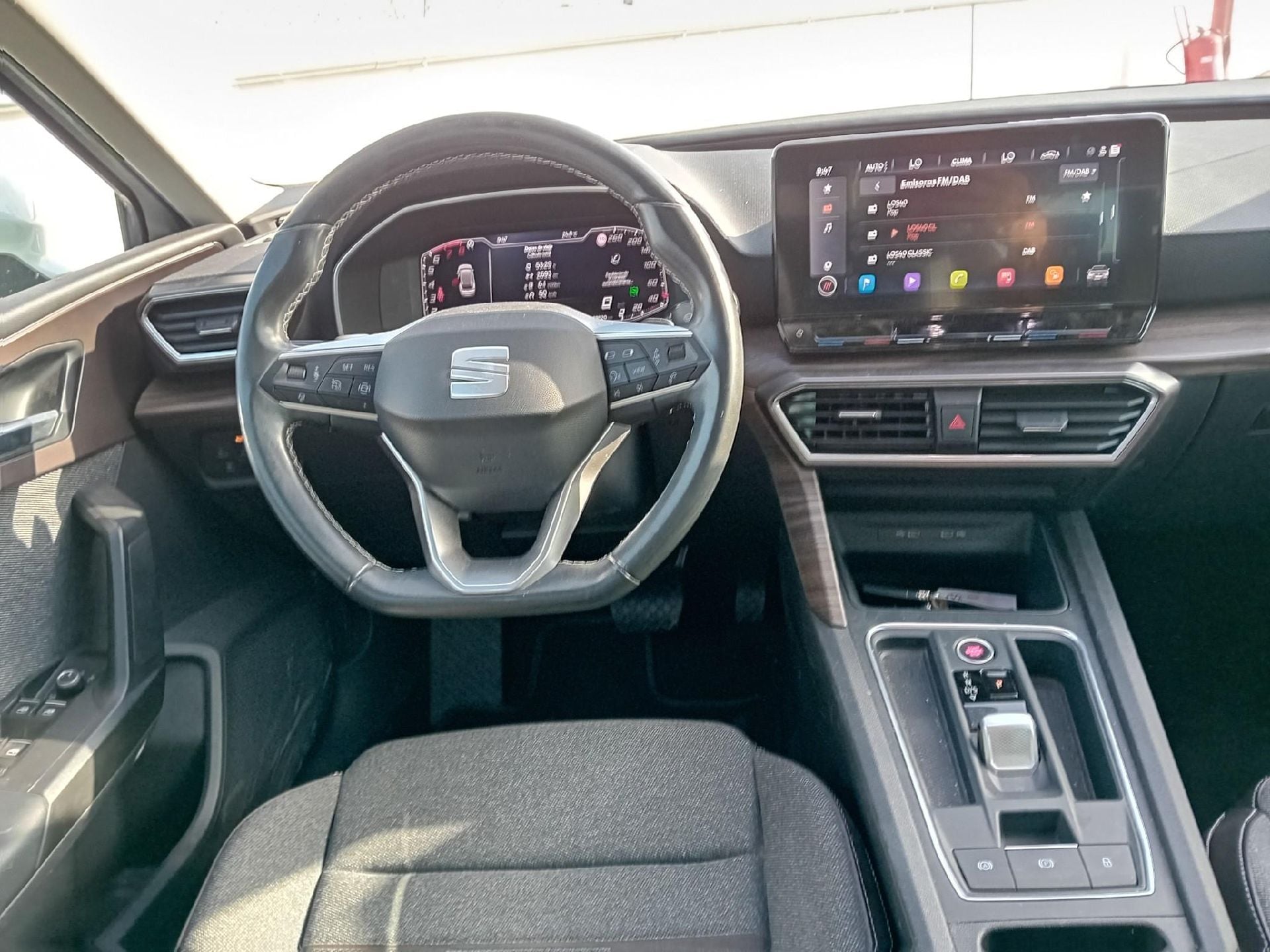 SEAT Nuevo León / 2020 / 5P / familiar SP 1.5 eTSI 110kW DSG S&S Xcellence Go L photo