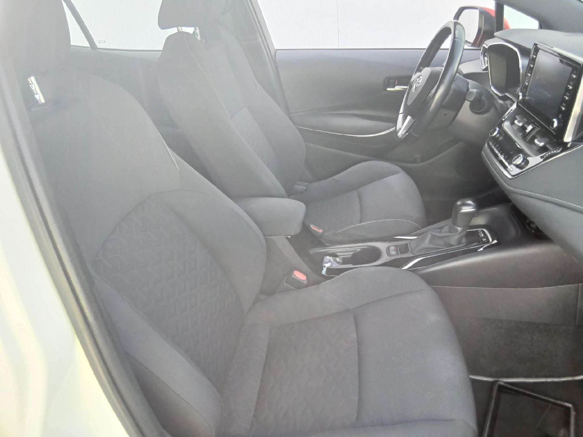 TOYOTA Corolla1.8 125H ACTIVE TECH E-CVT photo