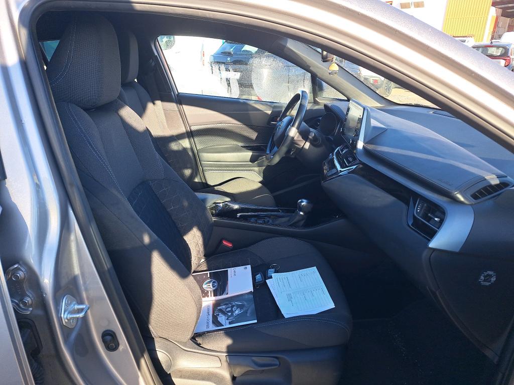 TOYOTA C-HR / 2019 / 5P / todoterreno 1.8 125H Advance photo