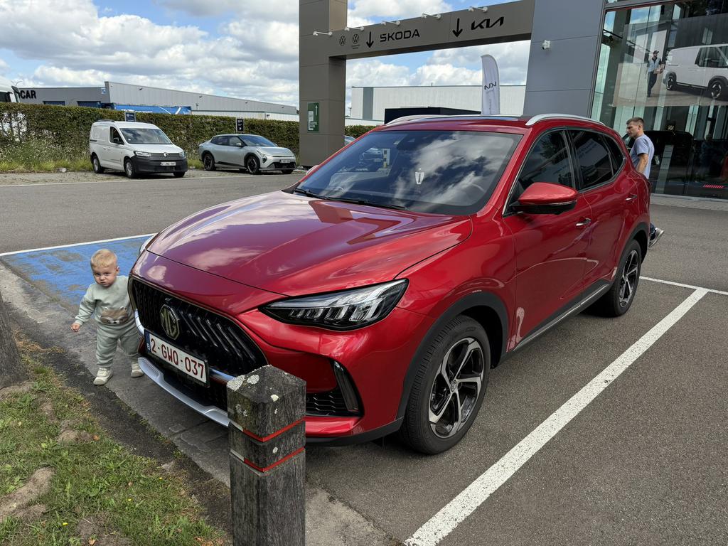 MG HS PHEV 1.5 Turbo Luxury (249 kW)