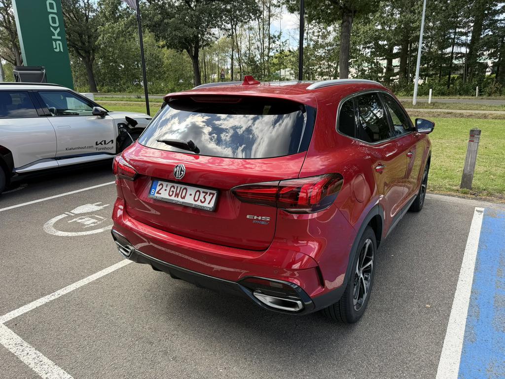 MG HS PHEV 1.5 Turbo Luxury (249 kW) photo