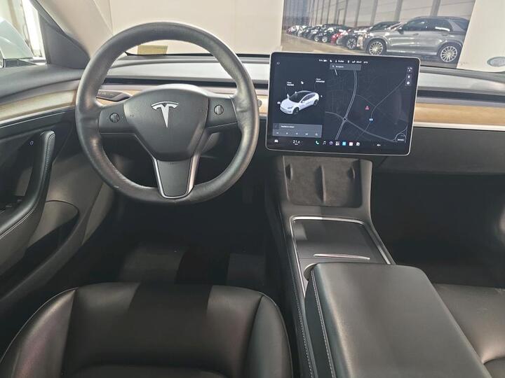 Tesla Model 3 Model 3 Standard RWD Plus 239kW/325pk  4D/P Auto-1 photo