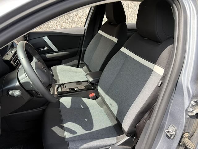 Citroen C4 X You 1.2-litre PureTech petrol 100 hp photo