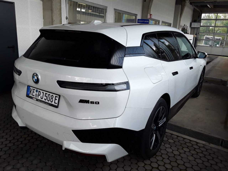 BMW iX  photo