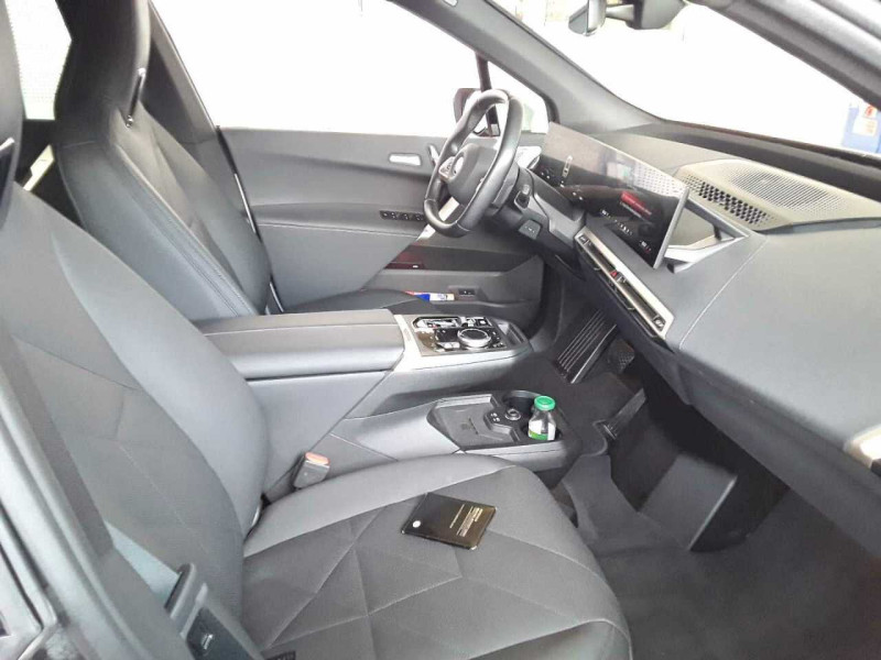 BMW iX  photo