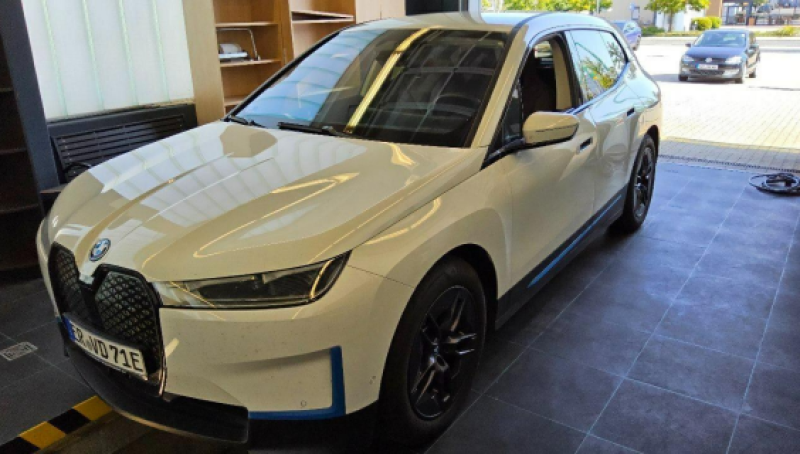 BMW iX xDrive50 