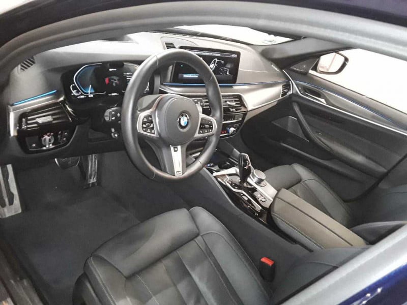 BMW 530e Touring  photo