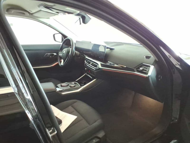BMW 320d  photo