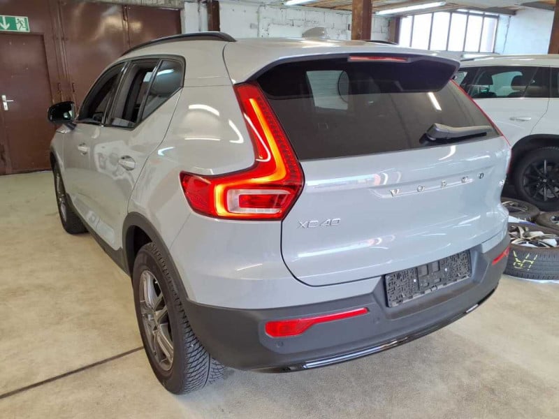 Volvo XC40 photo
