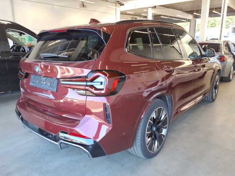 BMW iX3  photo