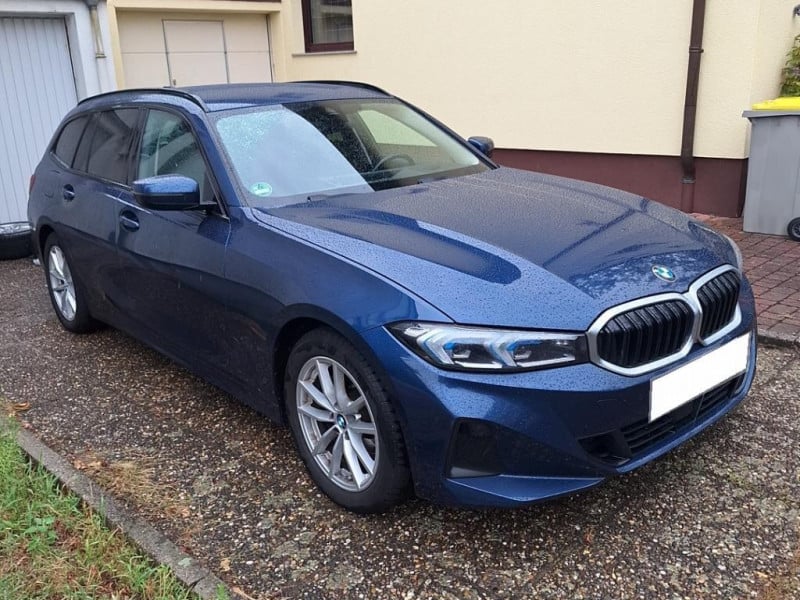 BMW 318d  photo