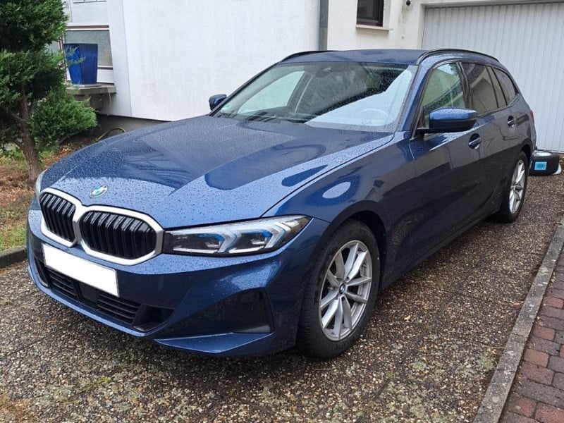 BMW 318d  photo