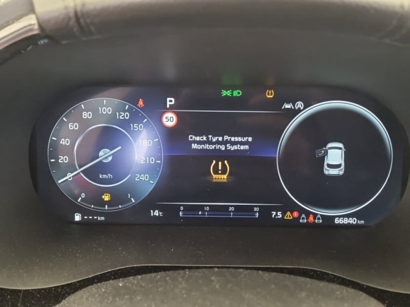 Kia XCeed photo