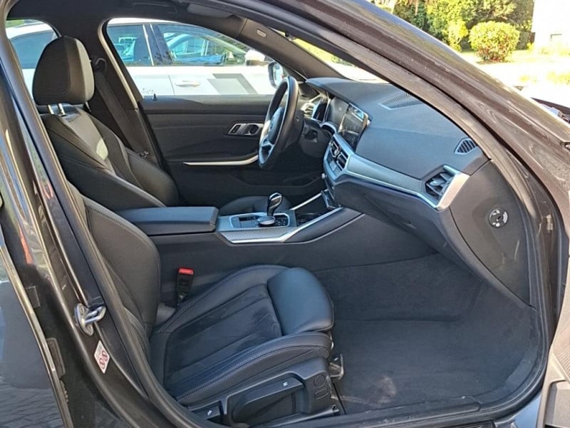 BMW 318d  photo