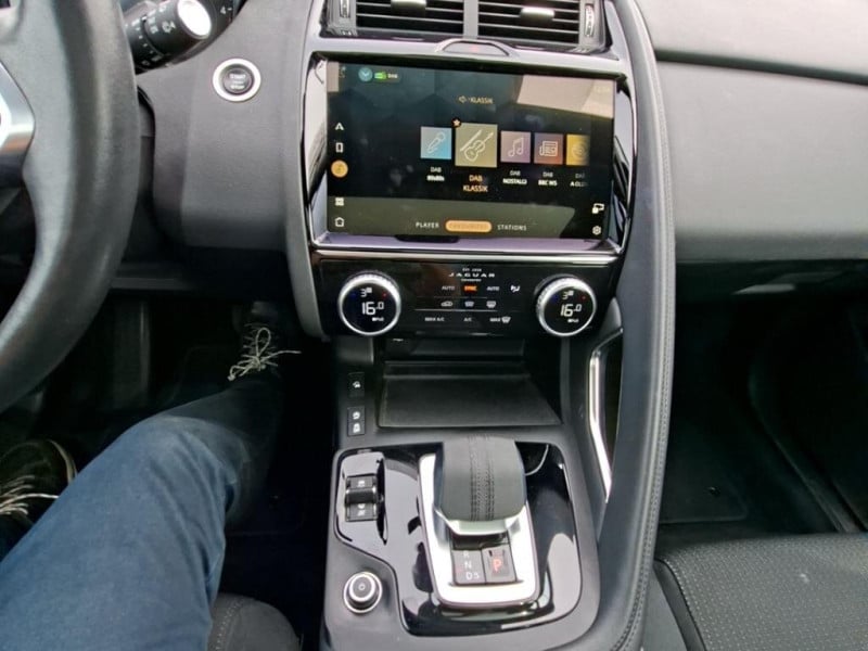 Jaguar E-PACE photo