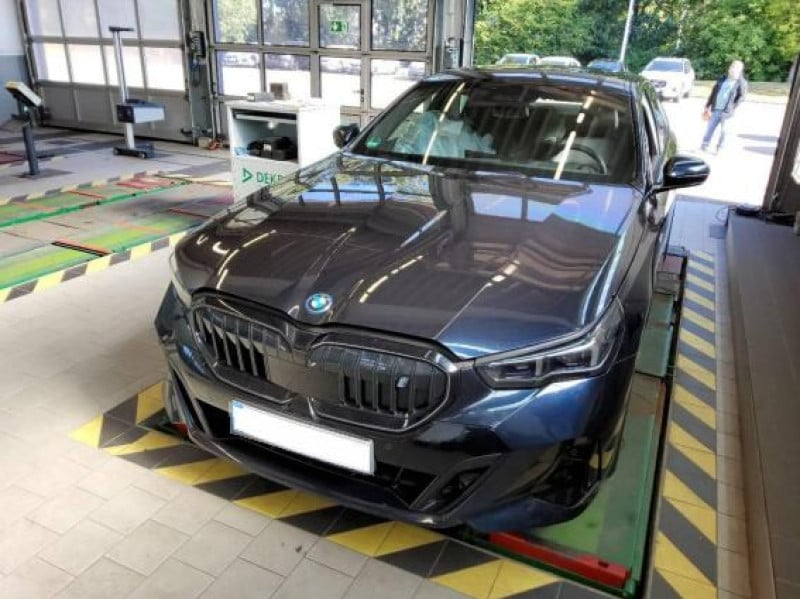 BMW i5 eDrive40 