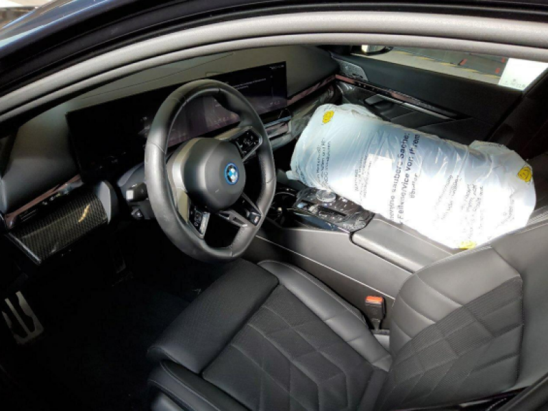 BMW i5 eDrive40  photo