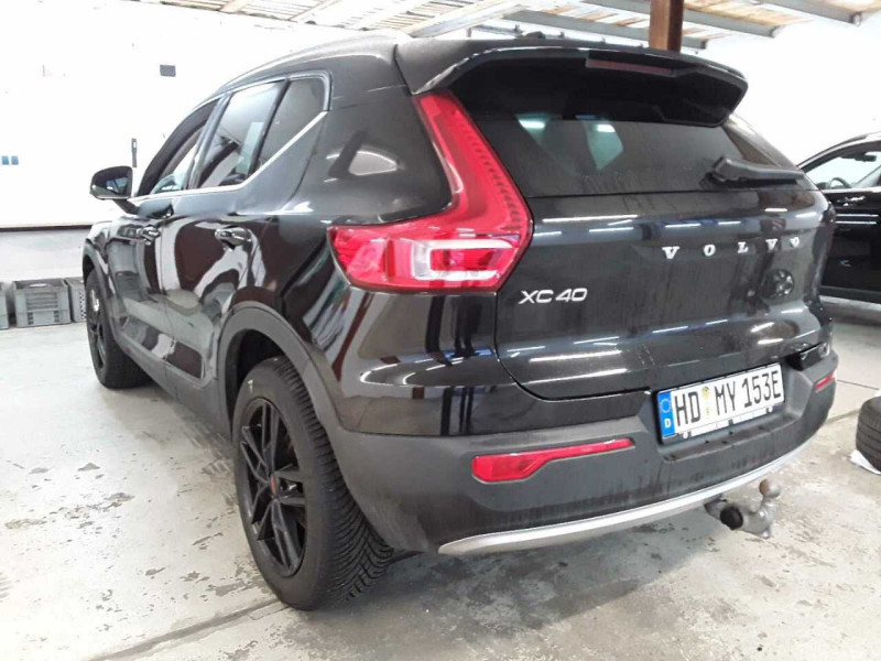 Volvo XC40 photo
