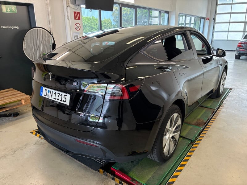 TESLA Model Y  photo
