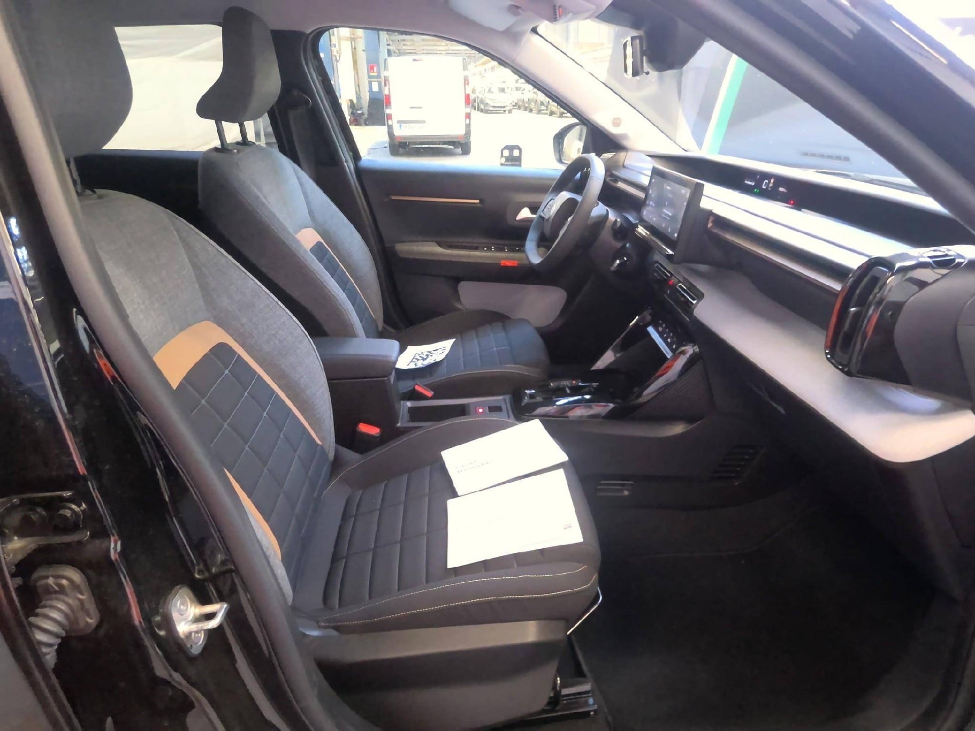 Citroen C3 Aircross Plus Hybride 145 ch Aut photo