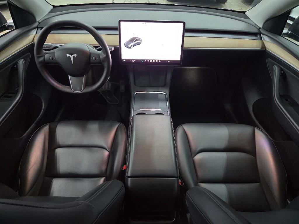 Tesla Model Y Long Range AWD 75kWh photo